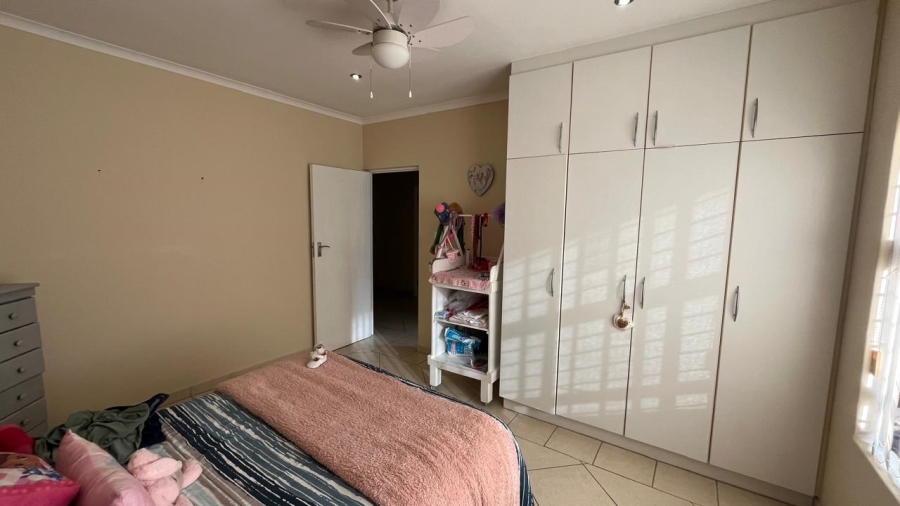 3 Bedroom Property for Sale in Wavecrest Eastern Cape